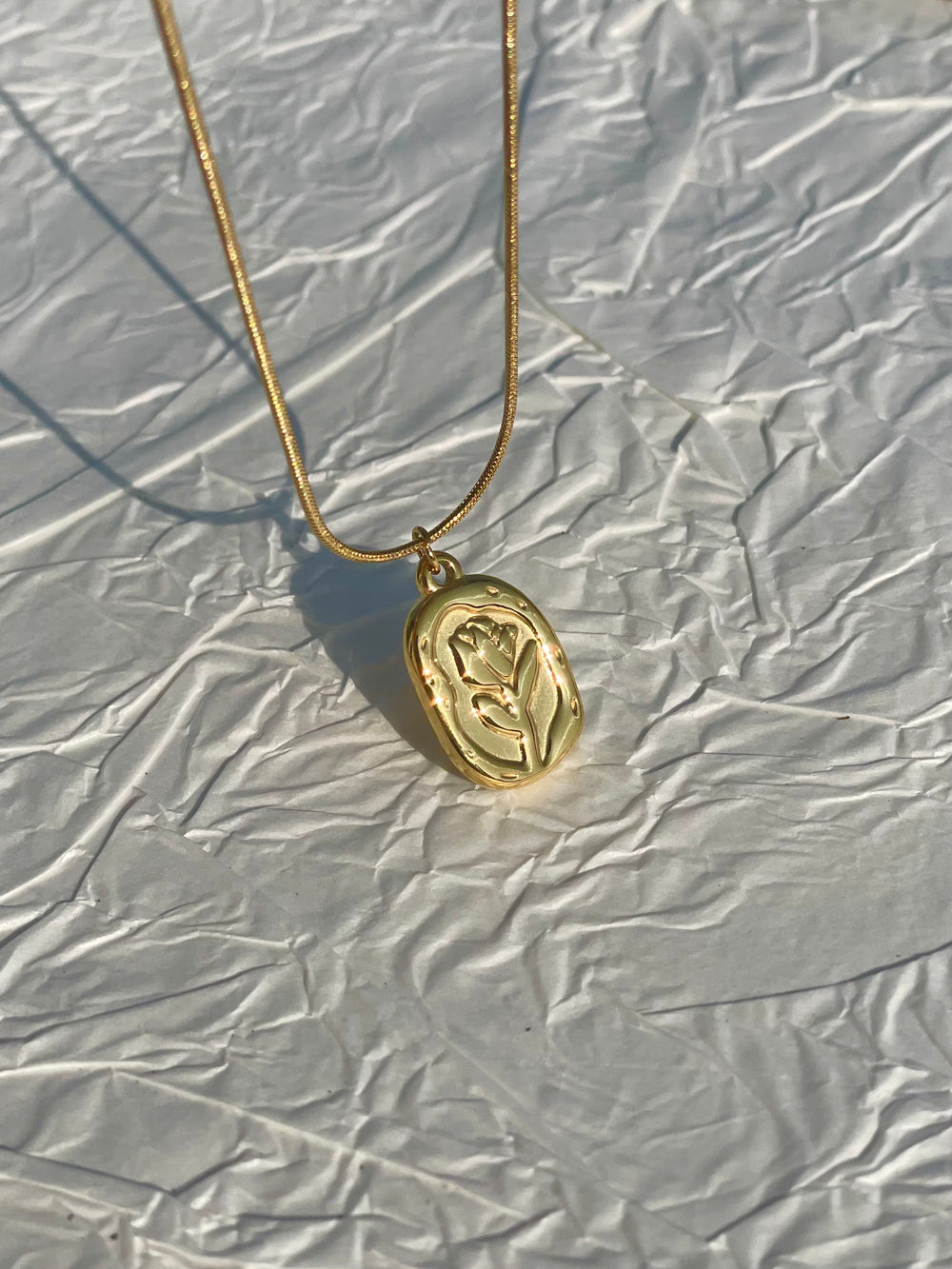 18K Gold Tulip Pendant