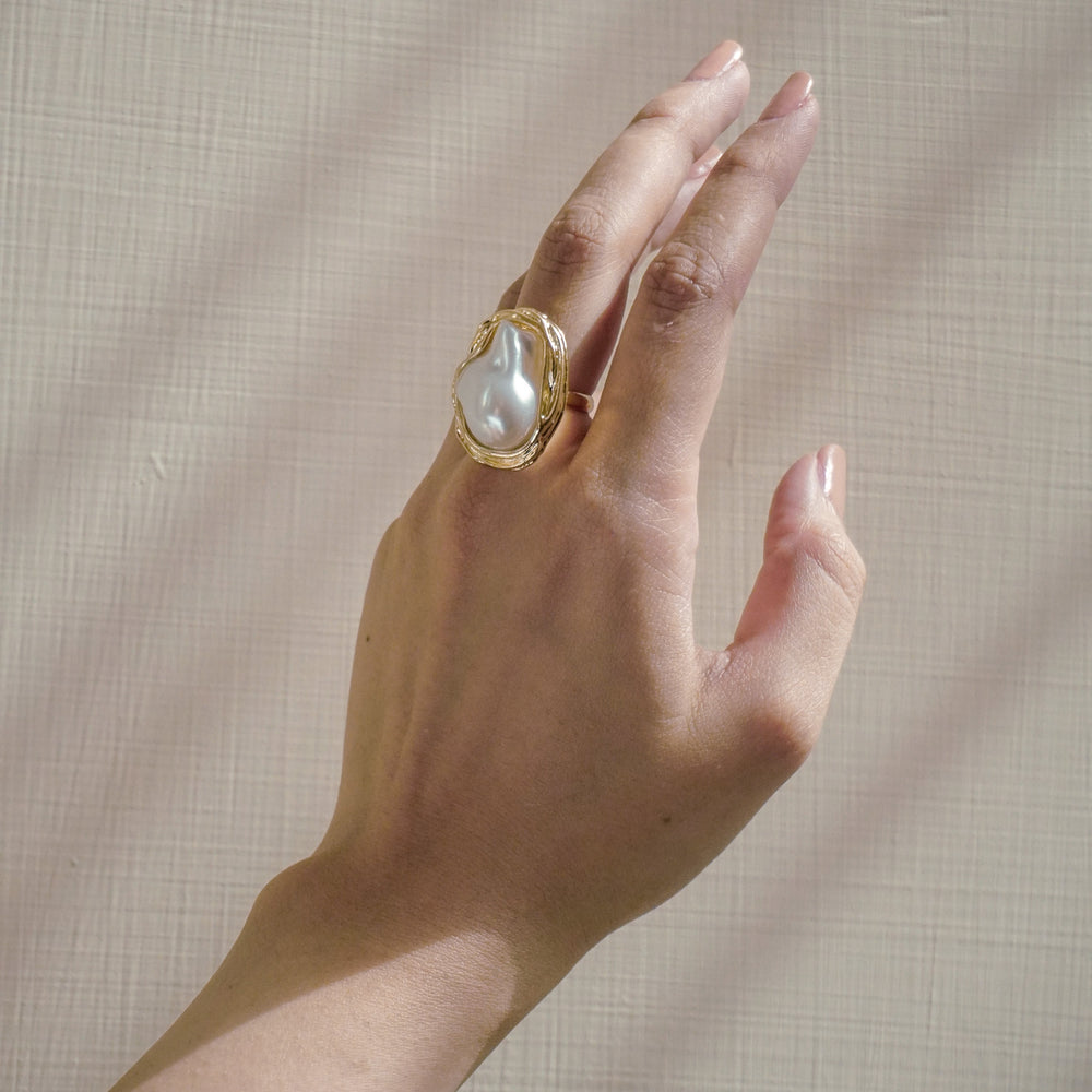 White Sea Pearl Adjustable Golden Ring