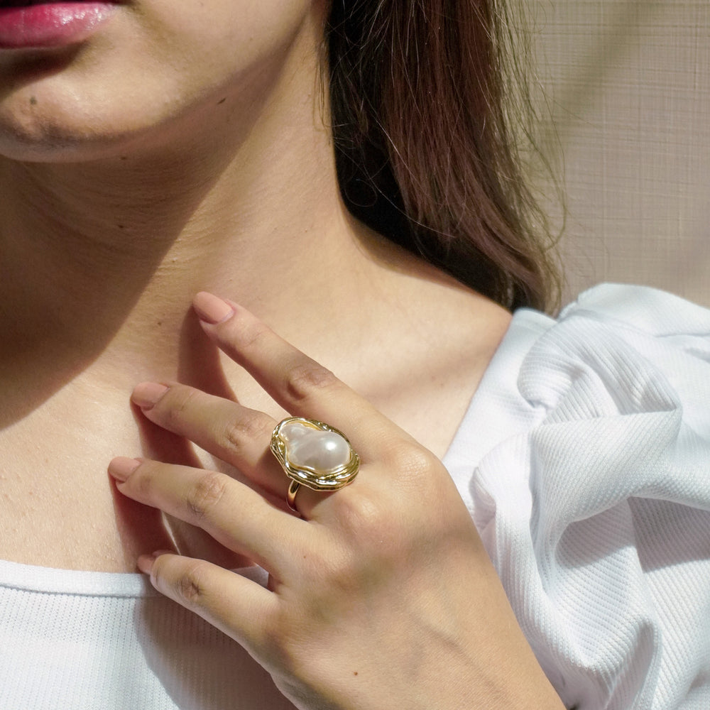White Sea Pearl Adjustable Golden Ring