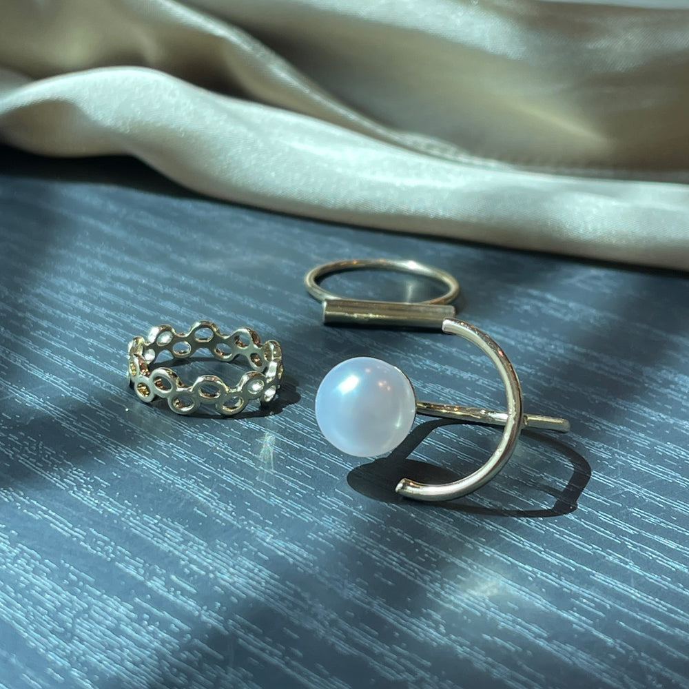 Minimal Pearl Ring Set