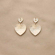 Load image into Gallery viewer, Twin Heart Pattern Dangle Earpins
